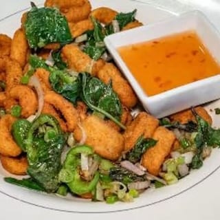 Fried Calamari Salad